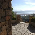 Arianna Hill House