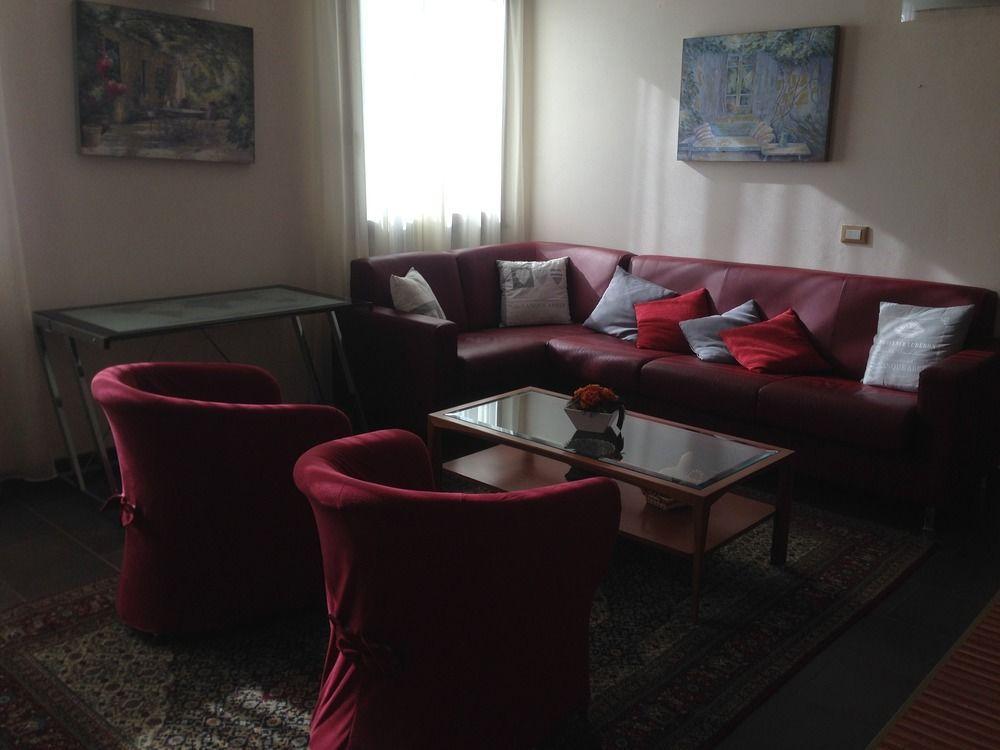 Arianna Hill House Bed & Breakfast 3*